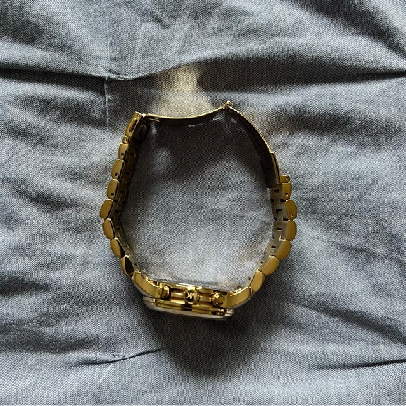 Michael Kors Runway Gold Tone Watch - Picture 4 of 6